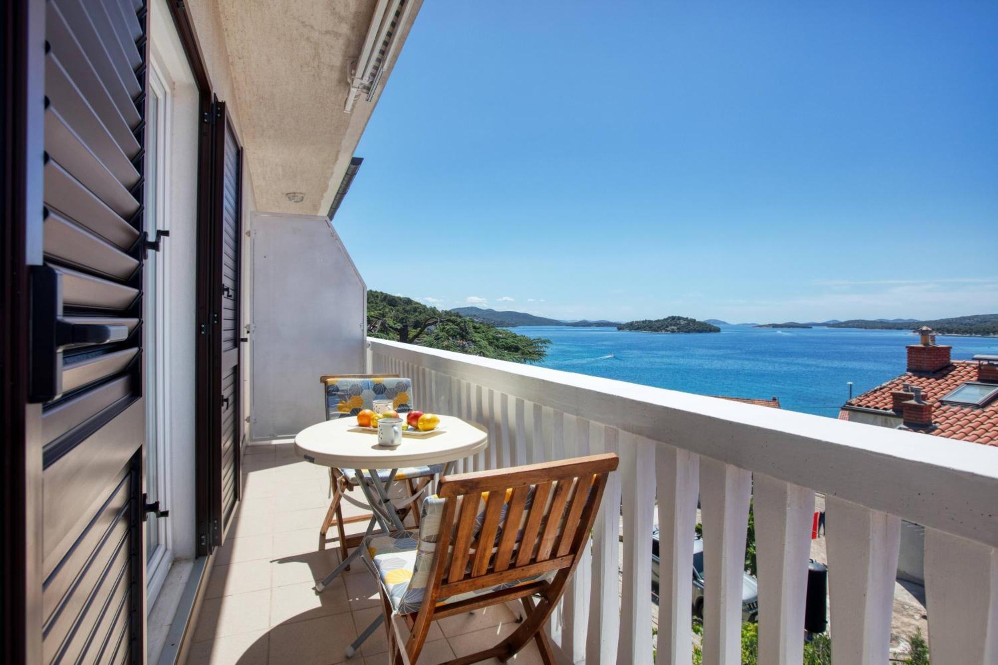 Apartments By The Sea Tisno, Murter - 812 Exterior foto