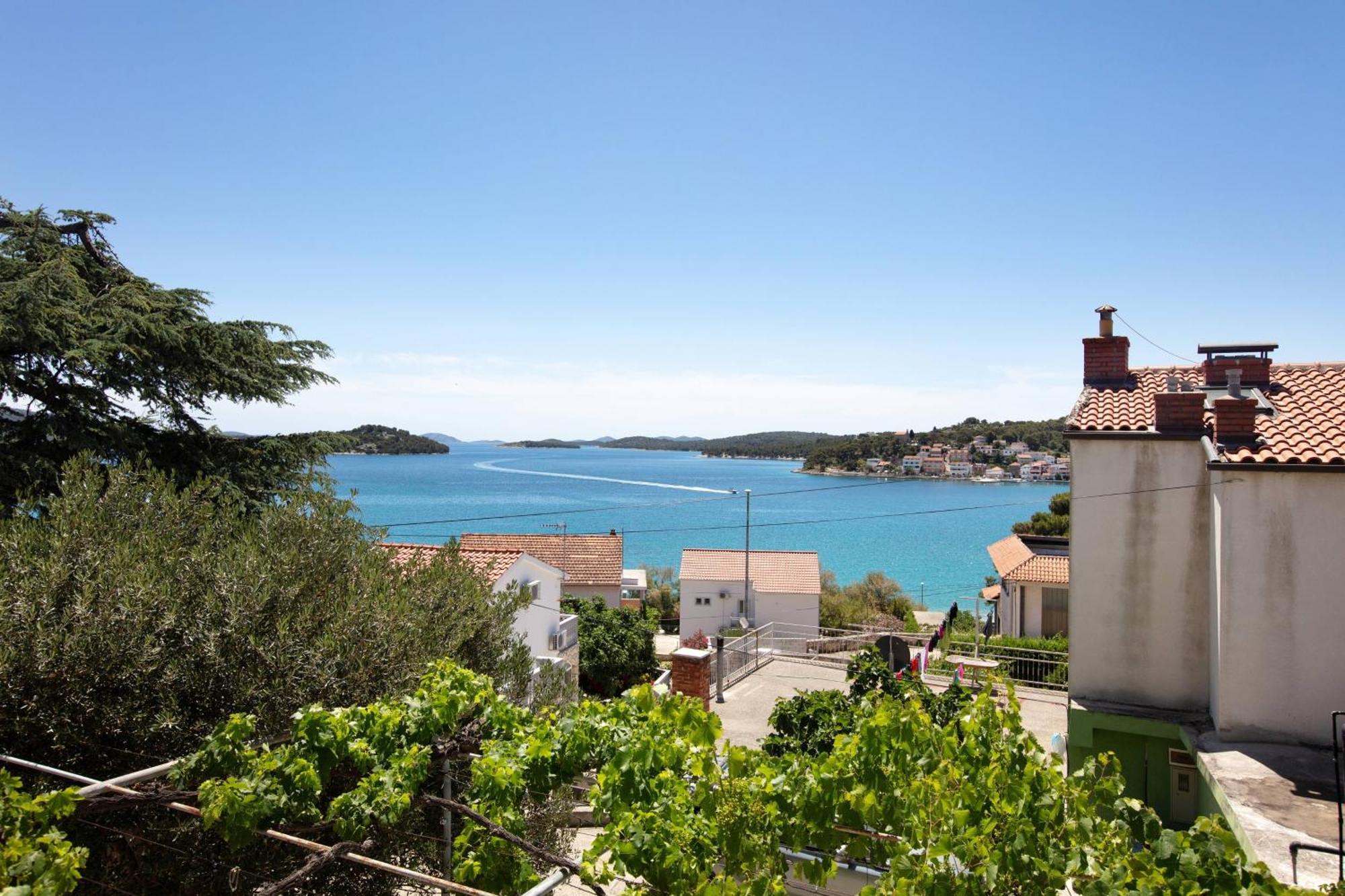 Apartments By The Sea Tisno, Murter - 812 Exterior foto