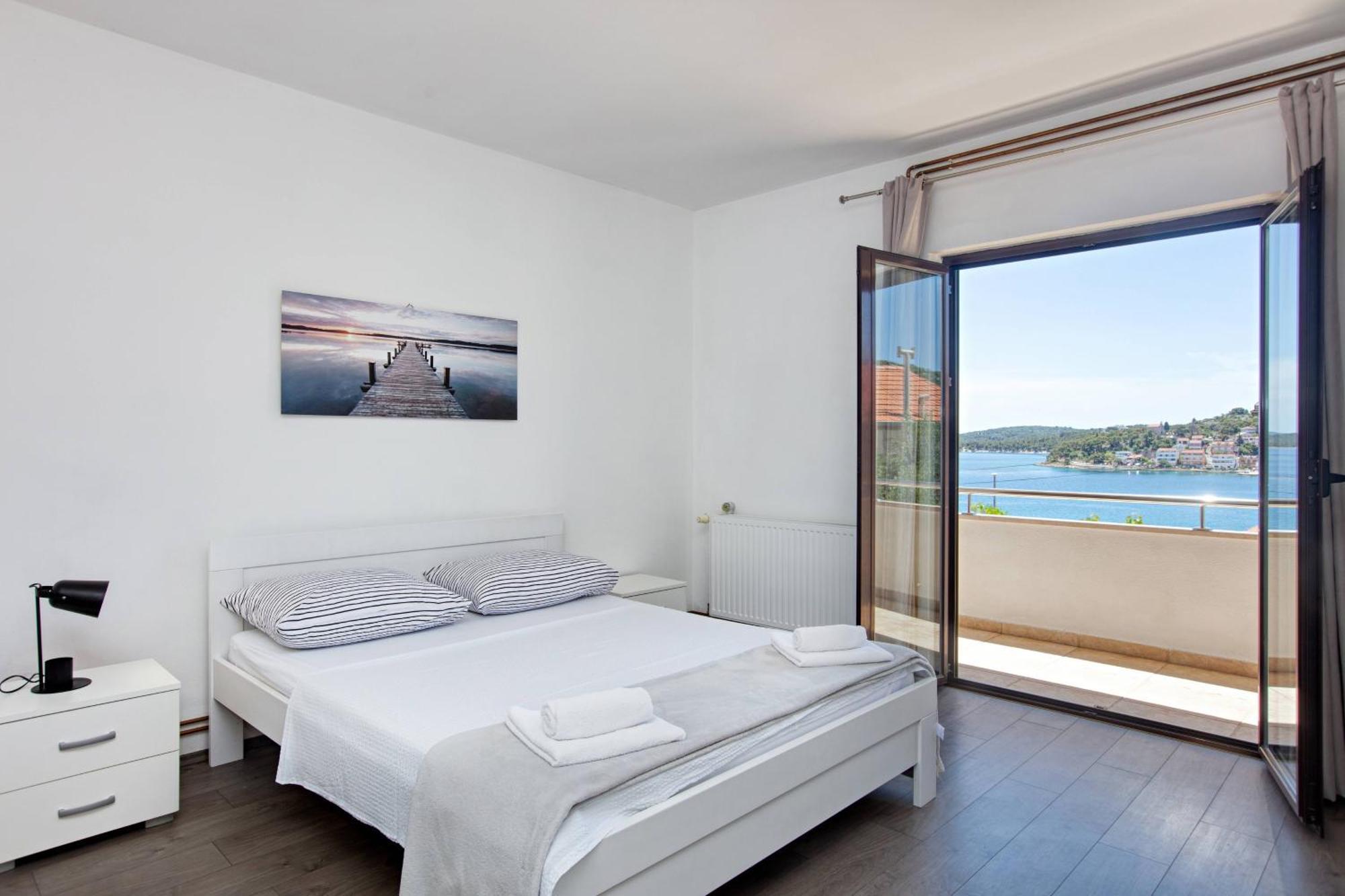 Apartments By The Sea Tisno, Murter - 812 Exterior foto